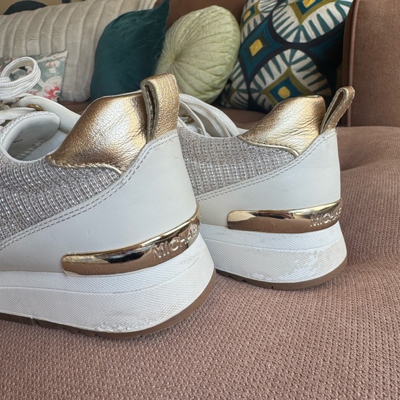 MICHAEL KORS White & Gold Sneakers - Picture 5 of 12
